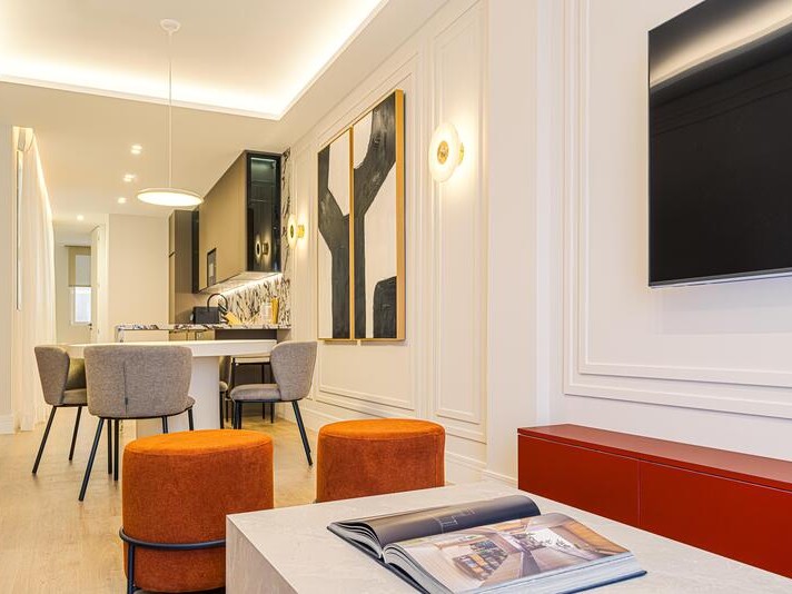 2 bedroom flat / apartment for sale in Barrio Salamanca. Stunning Apartment In The Heart Of Salamanca