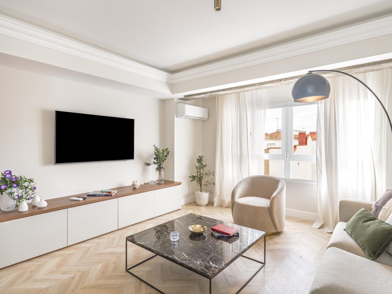 2 bedroom flat / apartment for sale in Barrio Salamanca. Charming Interior Apartment In The Sought-after Neighborhood Of Salamanca-Lista