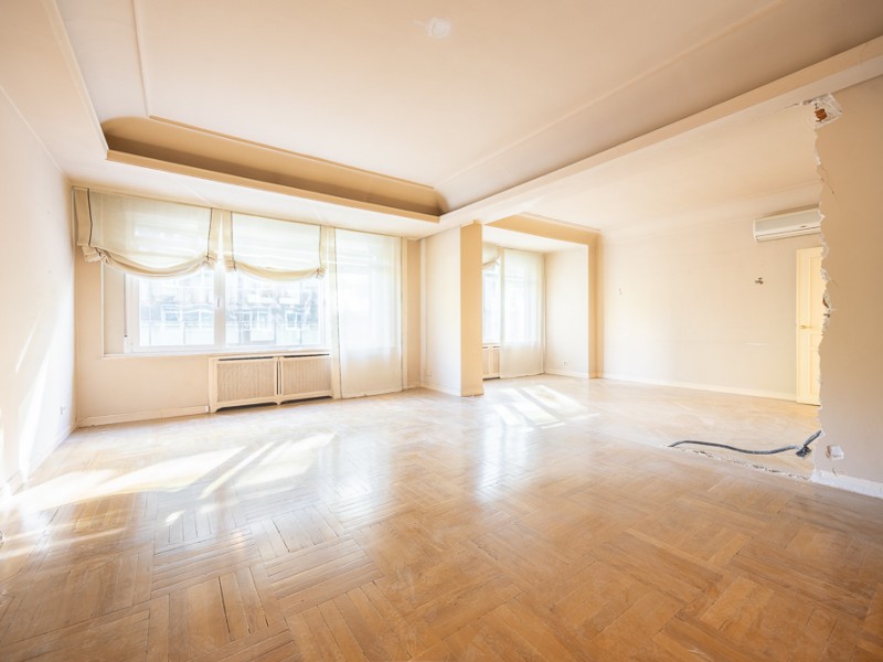 4 bedroom flat / apartment for sale in Barrio Salamanca. Flat To Renovate In Velazquez